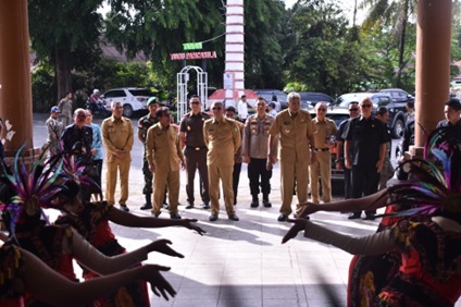 Kejaksaan Negeri Sintang Melaksanakan Eksekusi Pidana Denda sebesar Rp. 2,5 Miliar terhadap Terdakwa Korporasi PT. RAFI KAMAJAYA ABADI